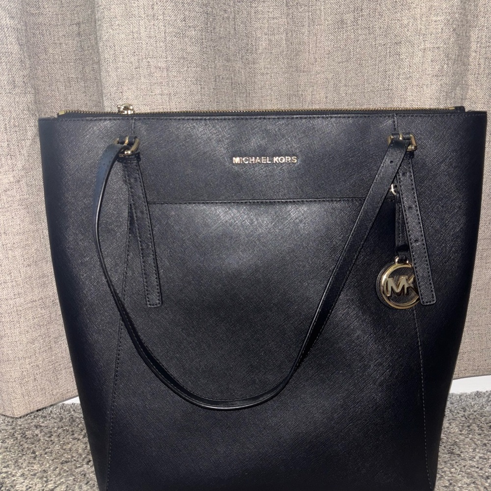 Large Michael Kors Elegant Black Tote